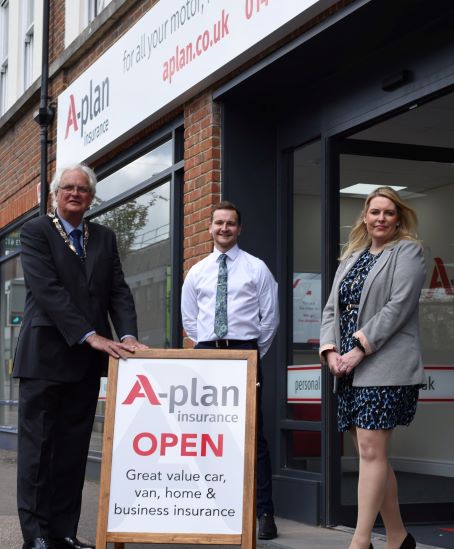 Mayor, Cllr Howard Mundin, opening A-Plan Insurance new office in Haywards Heath with Minister of Employment, Mims Davies